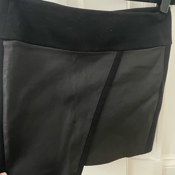 Black Leather Iro skirt Aysmmetrical. Great Condition - Picture 5 of 6